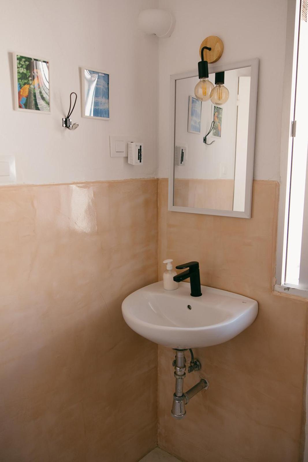 טריפה Hostal Africa מראה חיצוני תמונה