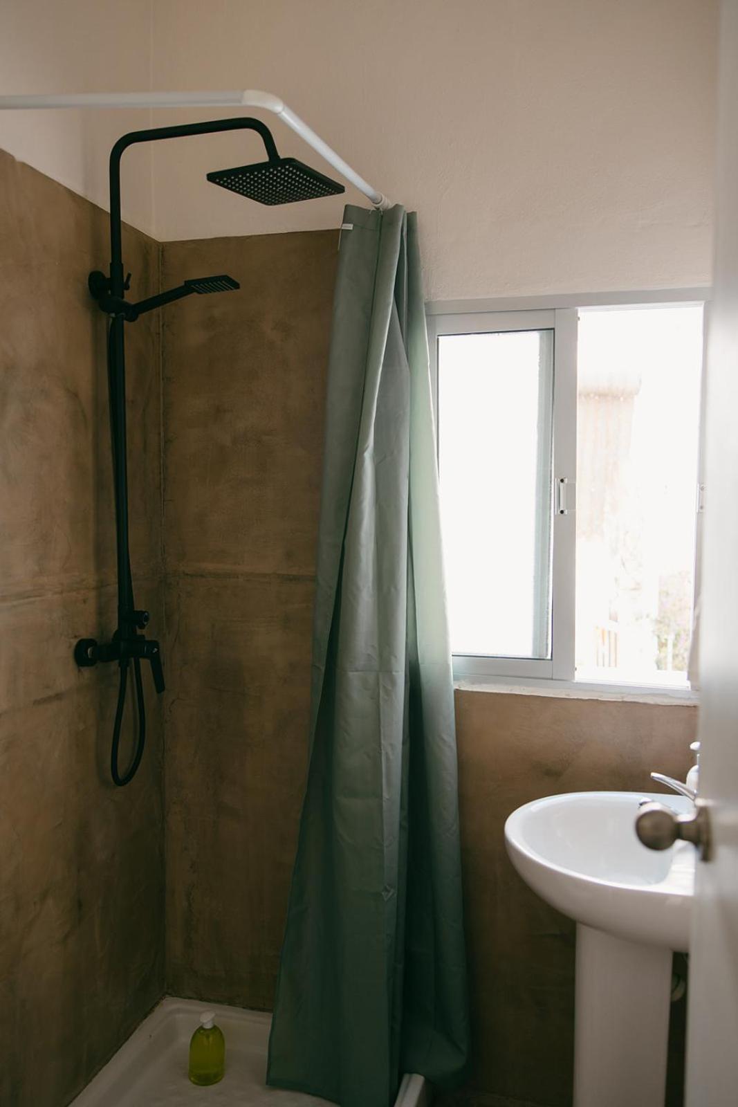 טריפה Hostal Africa מראה חיצוני תמונה